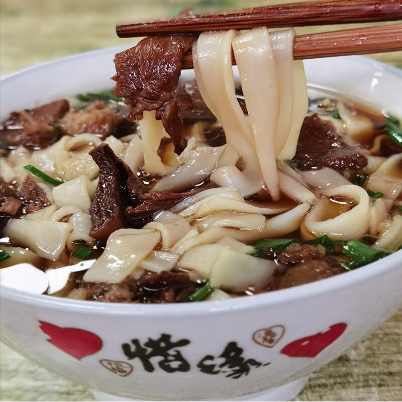 湖南米粉正宗长沙宽扁粉传统手工湿米粉新鲜猪油拌粉炒切河粉特产