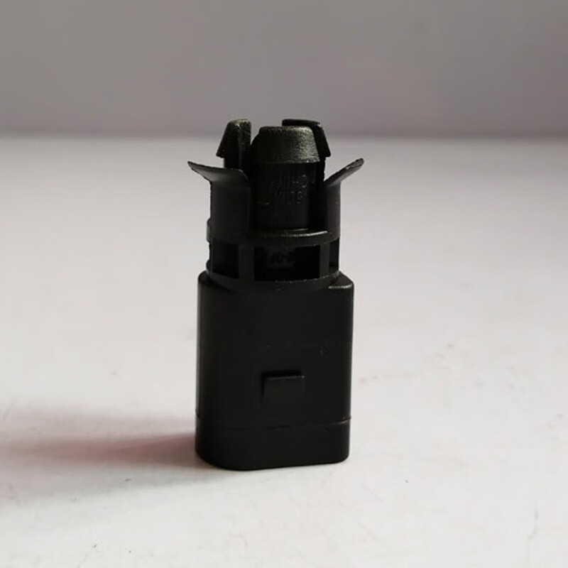 适用大众速腾帕萨特b5新领驭朗逸途观波罗途安途观宝来室外温度传感器