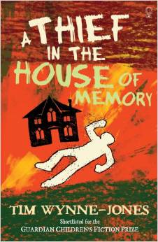 现货 A THIEF IN THE HOUSE OF MEMORY