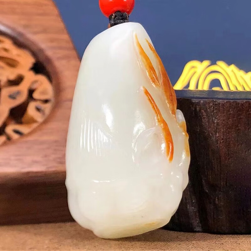 翠玥珏新疆和田玉红皮玉石雕刻竹报平安羊脂白玉吊坠挂件男女100533