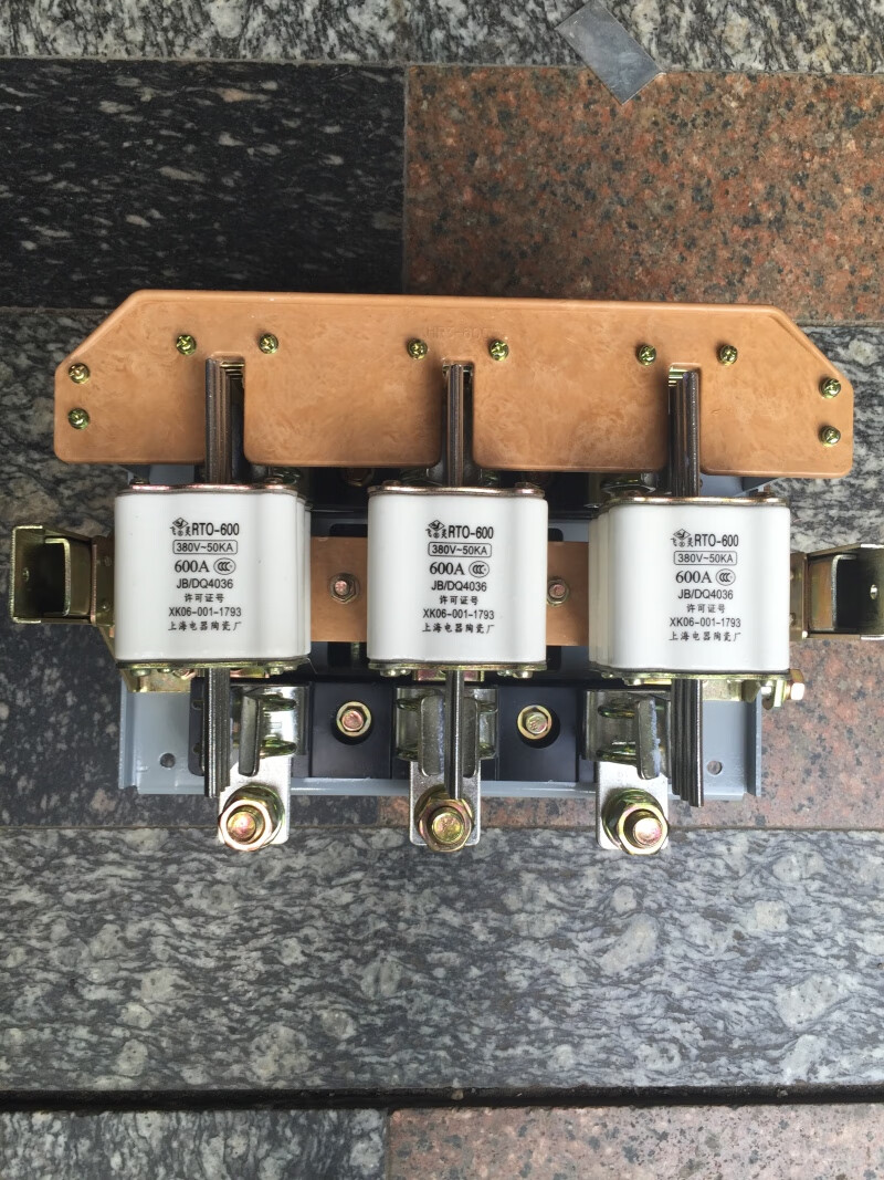 oloeyoloeyhr3-600a/34/32 刀熔开关刀开关 熔断器式隔离开关含熔心黄