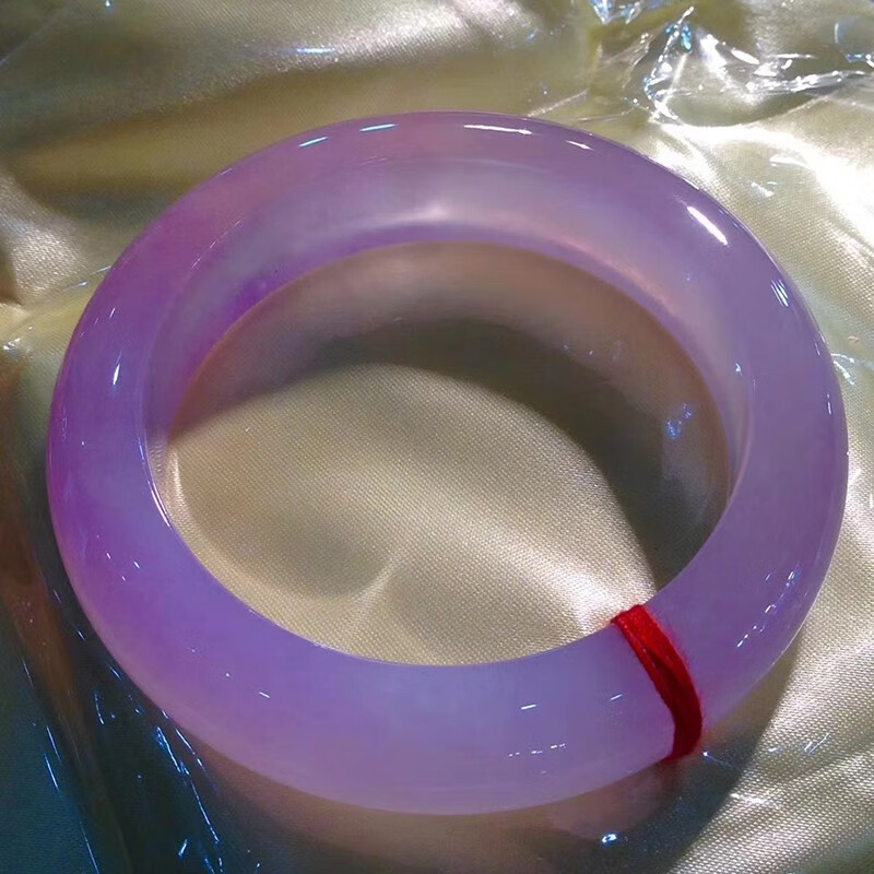 伟德国际为什么戴古玉能避邪？