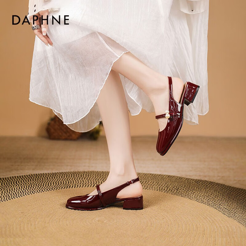 达芙妮包头凉鞋女夏季2024新款粗跟玛丽珍女鞋配裙子法式浅口单鞋JD 复古樱桃红【舒适粗跟3.5cm】 37 京东折扣/优惠券