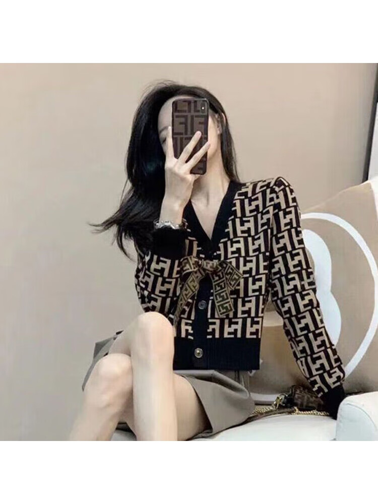 品莠*设计感短款小香风女开衫时尚复古气质百搭毛衣