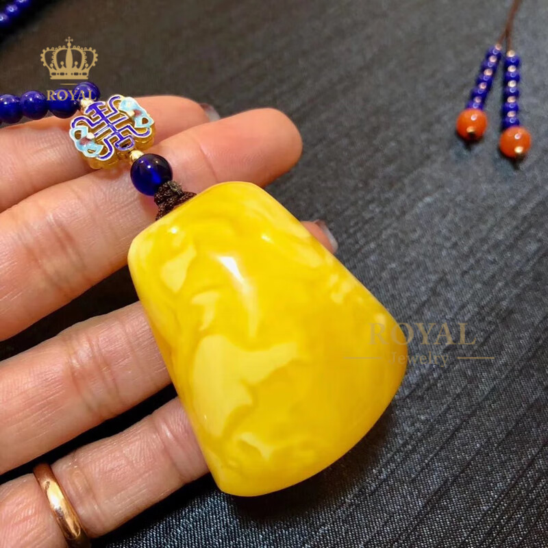 royalpick蜜蜡方牌挂件毛衣链鸡油黄色送人女朋友老婆妈妈婆婆节日