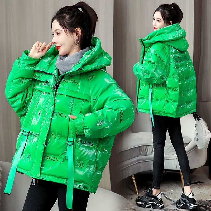 国标羽绒女免洗亮面羽绒服短款2022字母洋气潮牌连帽保暖小香风 绿色