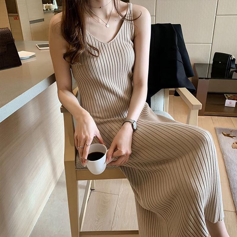 沐悠羽特吊带连衣裙女背心裙300斤秋冬针织打底中长款裙子ins潮 杏色