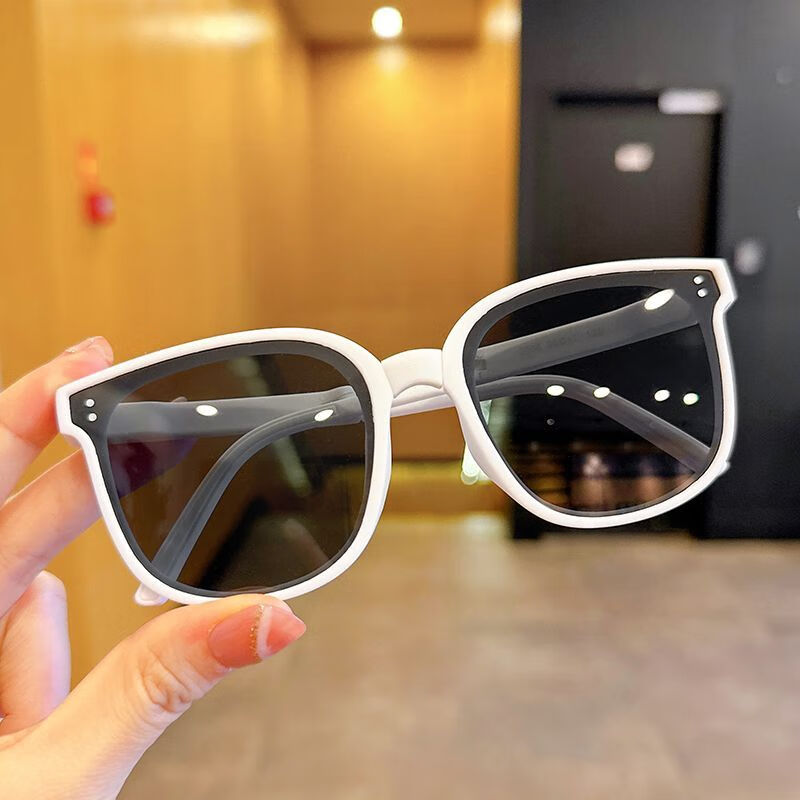 金格羽儿童墨镜男女亲子太阳镜可折叠防强光眼镜 白色 【镜袋 镜布】