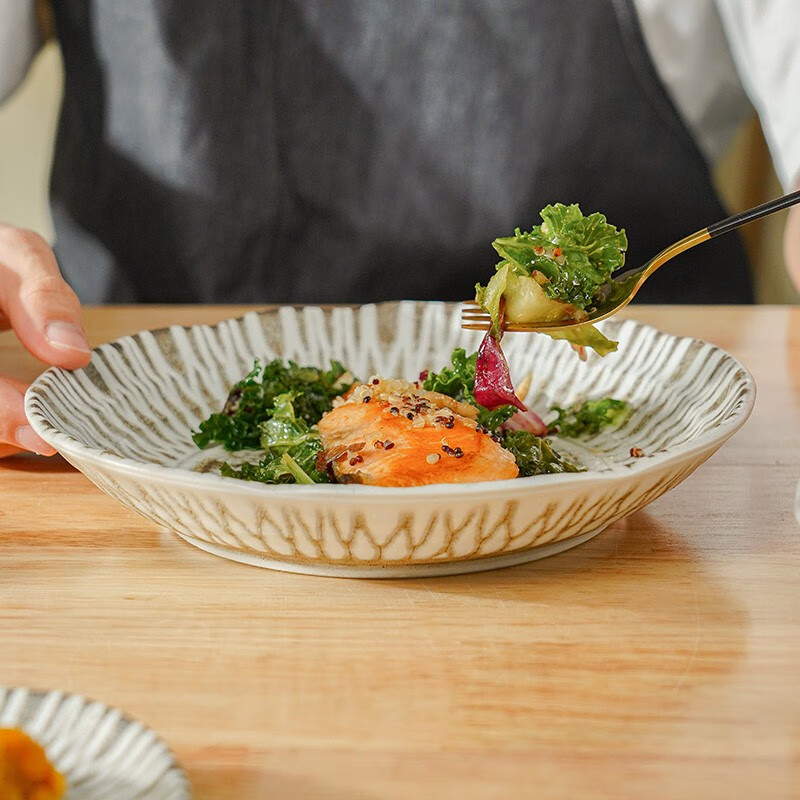 美浓烧(Mino Yaki)日式菜盘家用陶瓷盘深盘ins风摆拍照餐盘日本进口 菊影-静【深盘】 8.5英寸