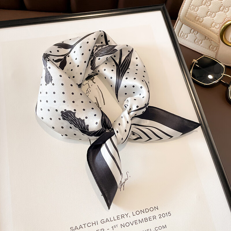 GLO-STORY丝巾女53cm桑蚕丝小方巾百搭送礼领巾时尚围巾礼盒装WSJ334002