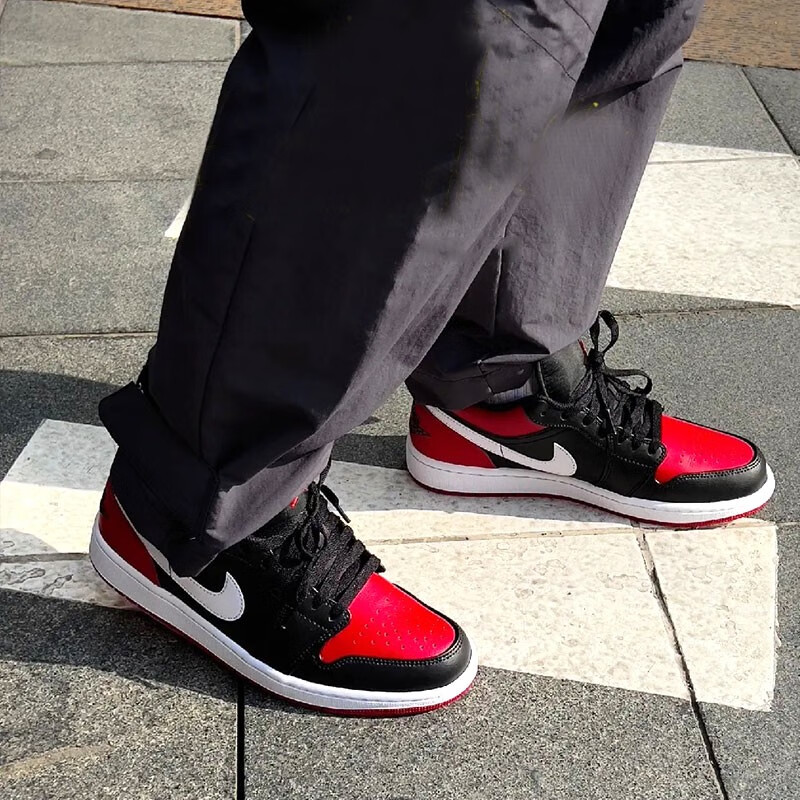 1 low aj1黑白红脚趾低帮复古男子休闲运动鞋篮球鞋 553558-066黑红
