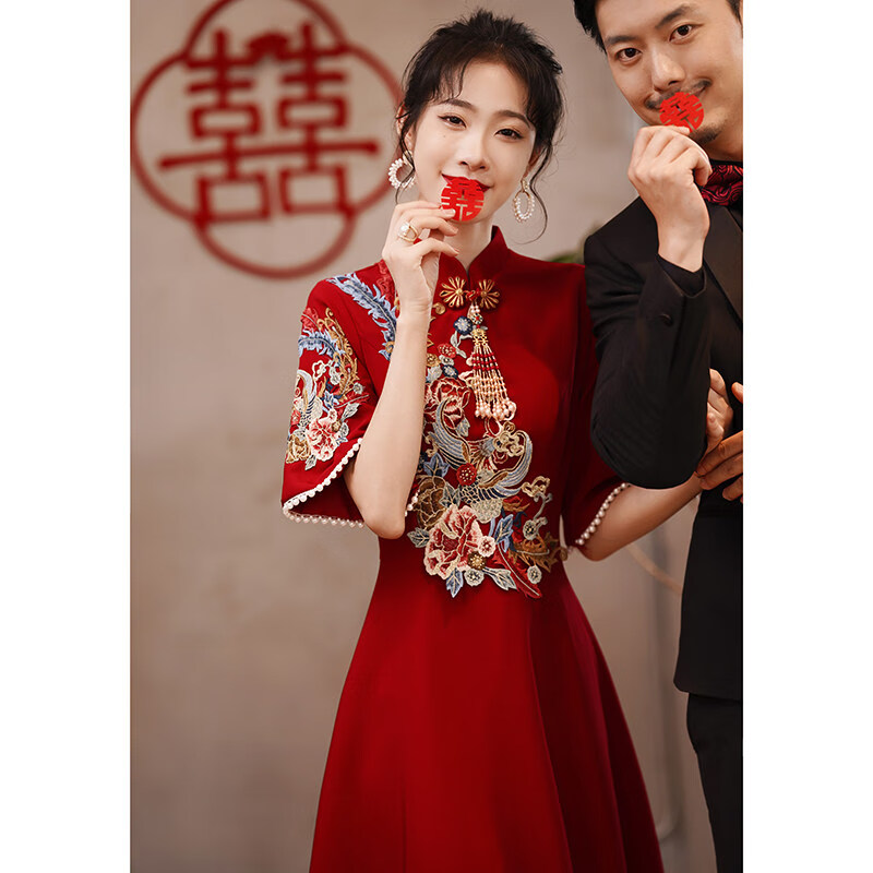 南糖三色 敬酒服新娘旗袍2022新款红色结婚中式回门礼服女小个子夏季秀禾服 酒红色/中长款 L怎么看?