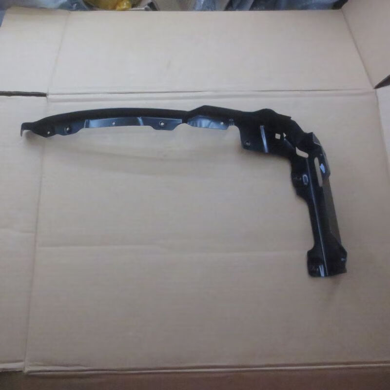 适用于帕杰罗v93v97v98后保险杠安装支架后轮挡泥板支架支撑架后杠