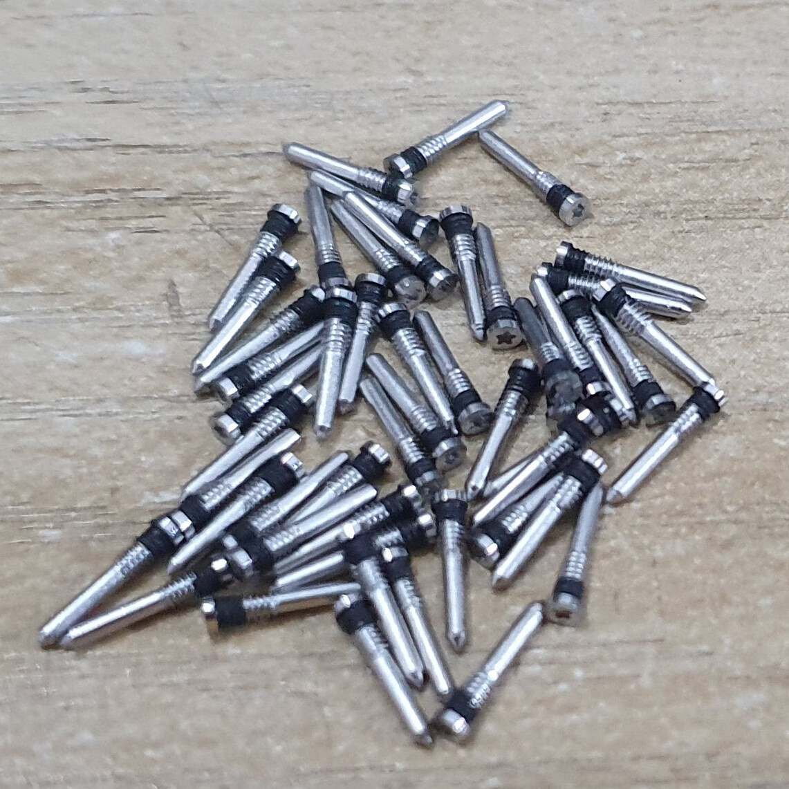 适用于苹果iphone6/7/8p底部尾插螺丝x/sr11/12/13promax固定螺钉 5/6