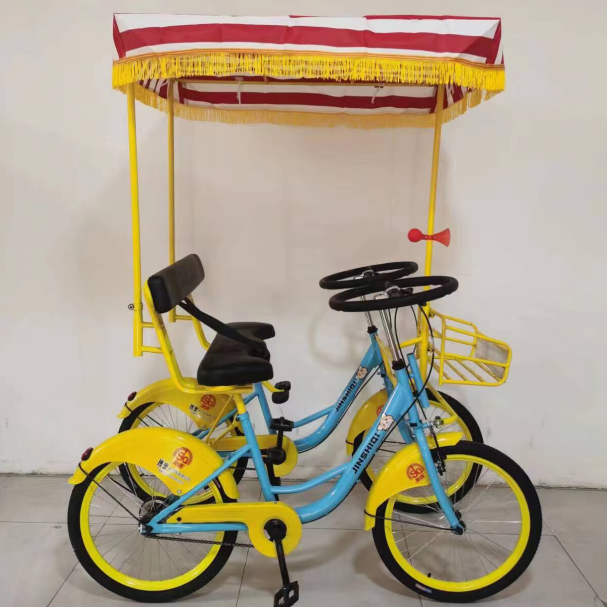 賢祥雙人自行車旅游景區(qū)各類雙排車四輪車多人自行車景區(qū)出租觀光自行 雙人聯(lián)排刀圈藍(lán)黃色