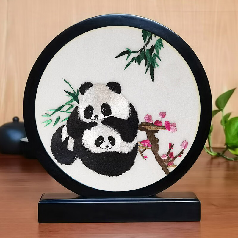 绣熊猫摆件中国特色礼物送老外出国公司商务礼品 檀木底座-舐犊情深