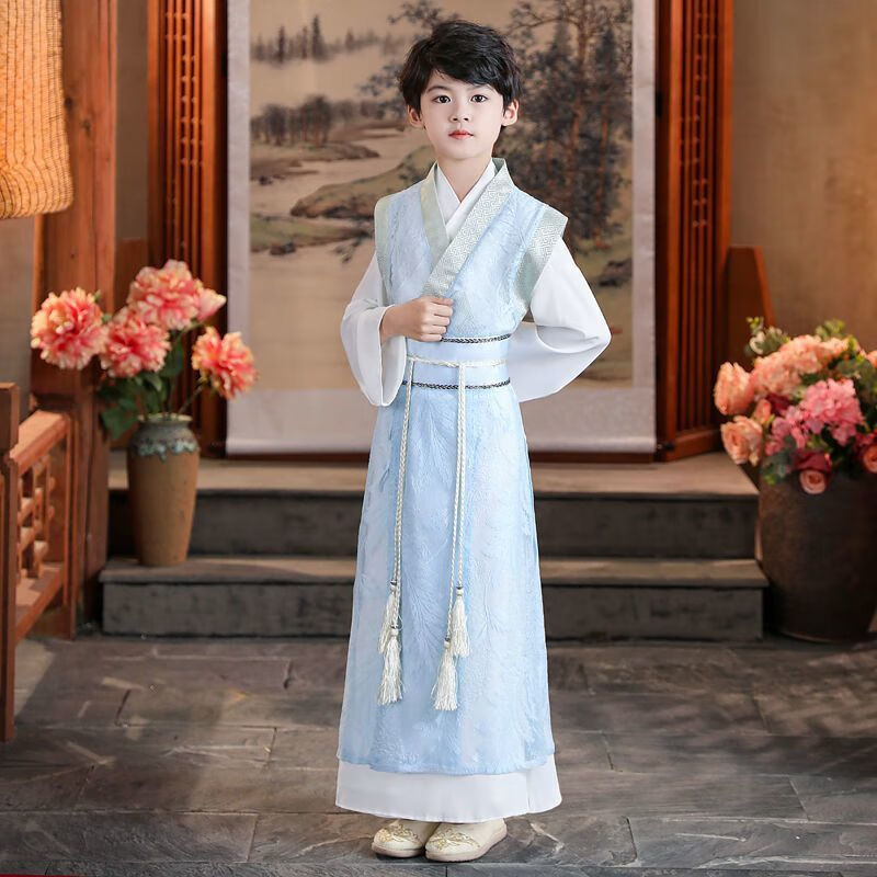 伊颜纯小学生男生汉服古装儿童汉服男童夏秋季薄款古装少爷国学服公子装 天蓝色 (+折扇) 120 (适合身高115-125)属于什么档次？