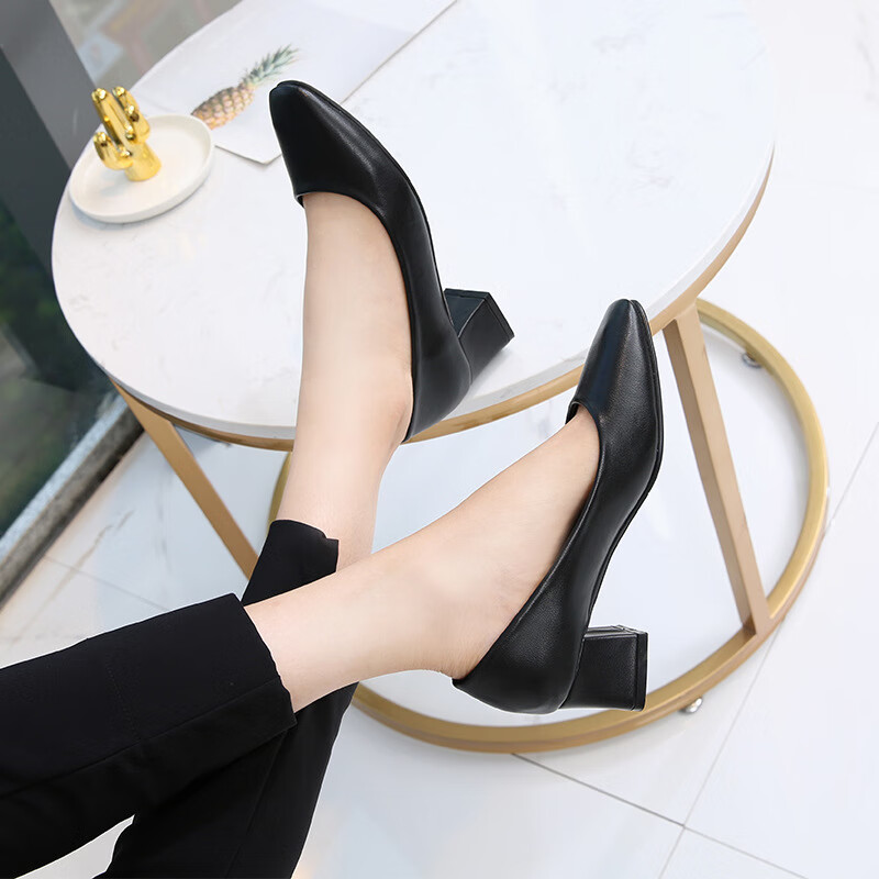 百丽踏黑色工作鞋软皮粗跟浅口空姐鞋正装酒店鞋工作鞋 黑色皮面 34