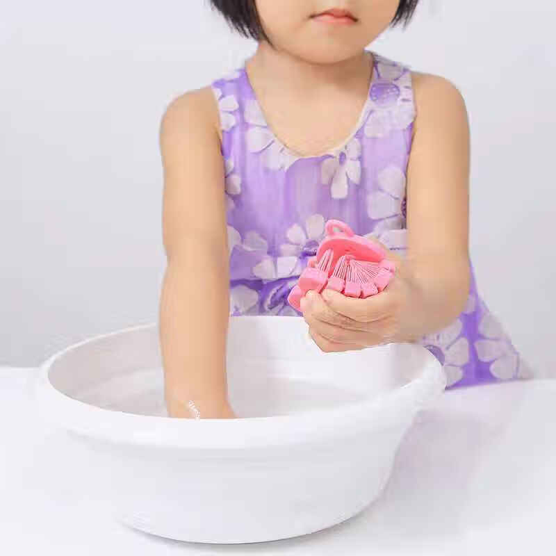 Aisen 日本儿童洗手刷 指甲缝清洁刷可弯曲手背部洗脚刷清洗污垢刷 宝宝洗手刷【简约蓝色】