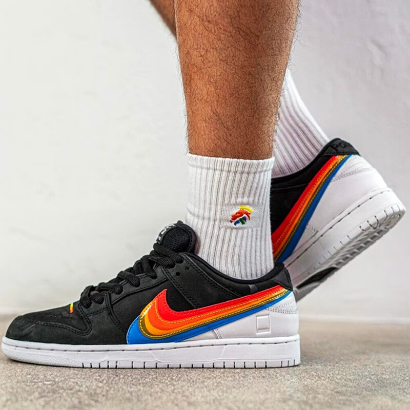 耐克(nike)sb dunk low男女运动休闲低帮滑板鞋 黑彩虹dh7722-001 44