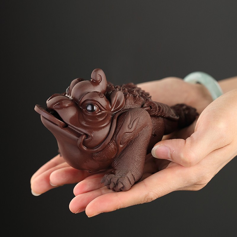 宜兴紫砂茶宠摆件精品可养茶具三足金蟾招财手工大号茶玩蟾蜍王 红泥