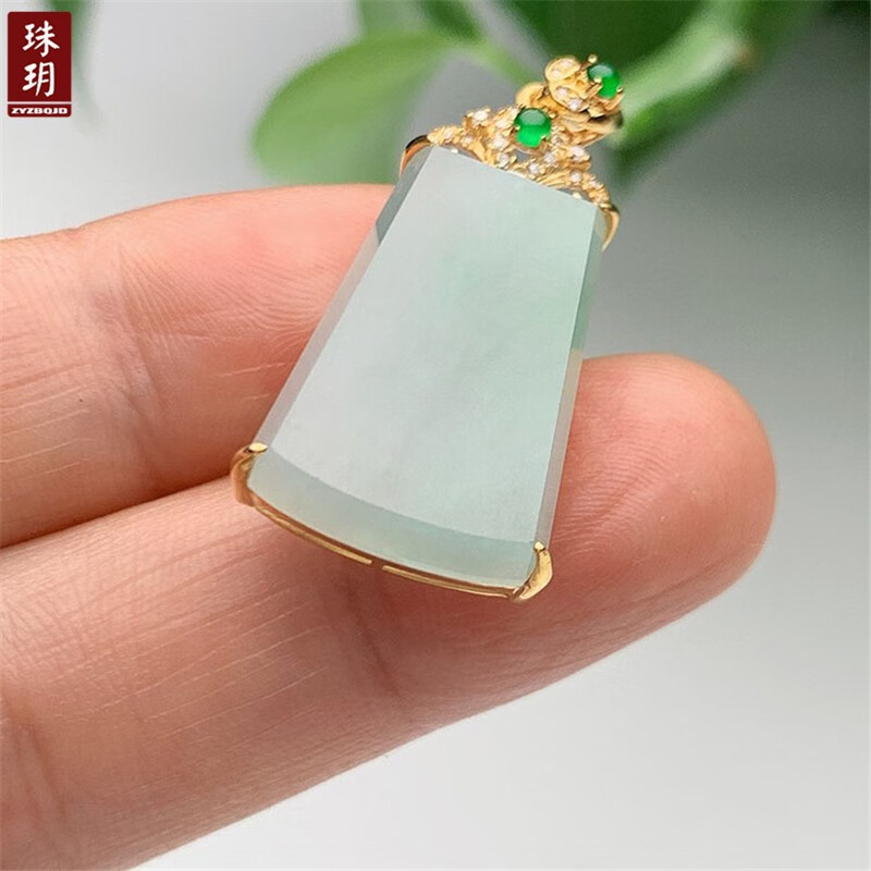 珠玥(zhuyue)18k金镶嵌冰绿翡翠无事牌吊坠女款自戴送礼带证书