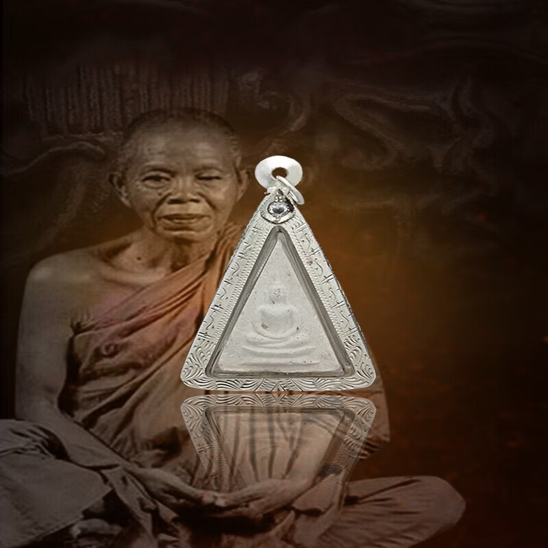 酷奇象(kuqixiang)泰国佛牌 龙婆坤大师 白兰花女王佛 49年珍品