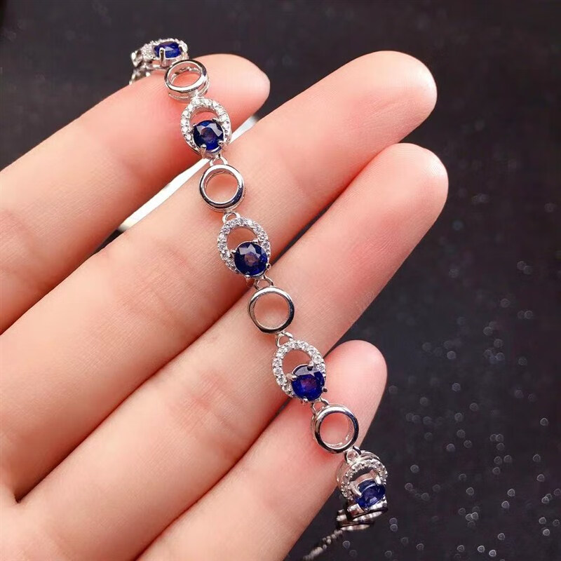 镶蓝宝石的手链图片及价格(镶蓝宝石的手链图片及价格表)