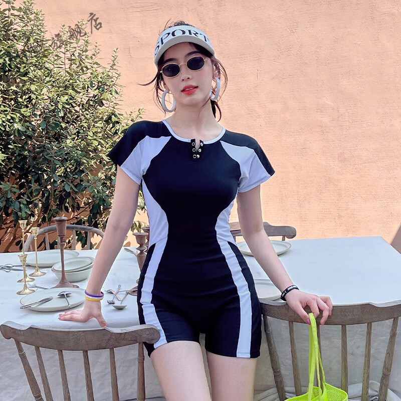 加大码游泳衣微胖女生遮肉新款中学生连体短袖运动风训练泳装女士温泉