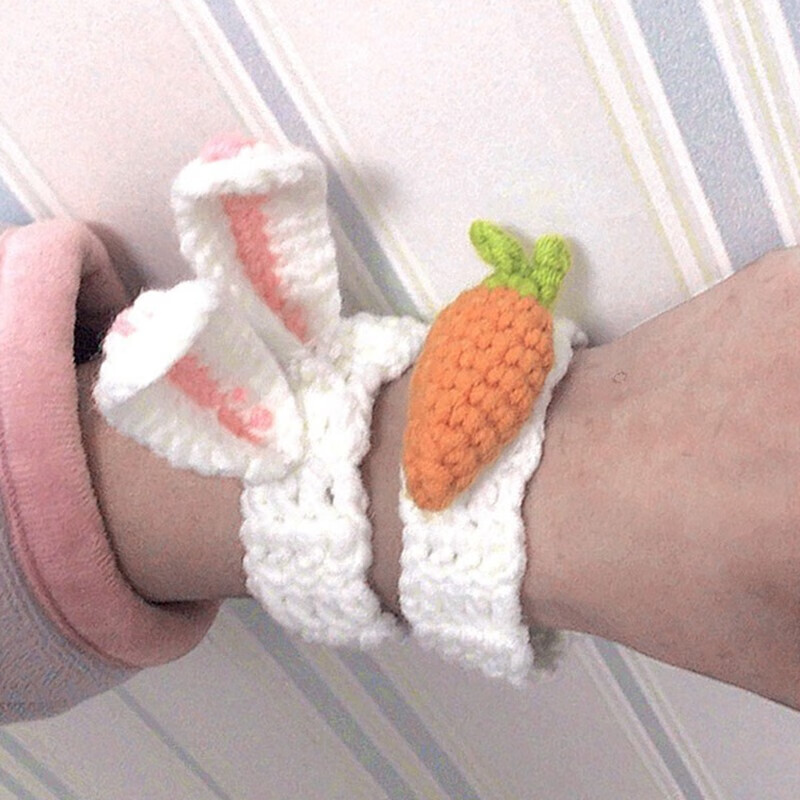 巴尼帝尔成品小熊手环毛线手工编织兔子耳朵萝卜情侣手链一对创意礼品