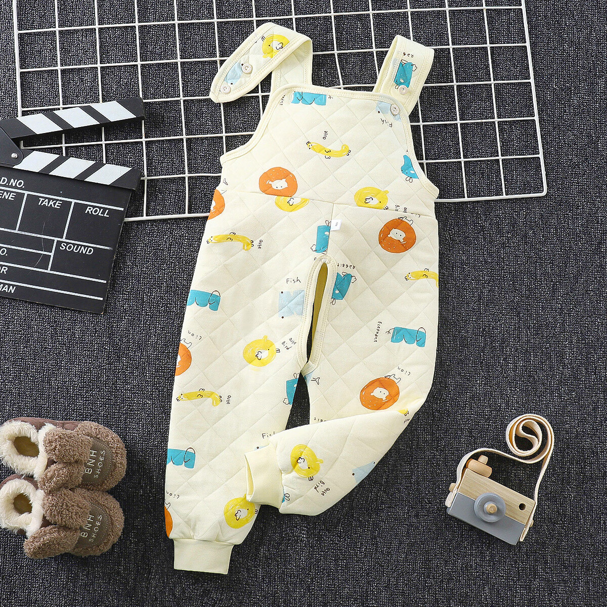 男宝秋冬儿童背带秋裤加厚保暖婴儿女童护肚打底连体睡裤 黄色 字母