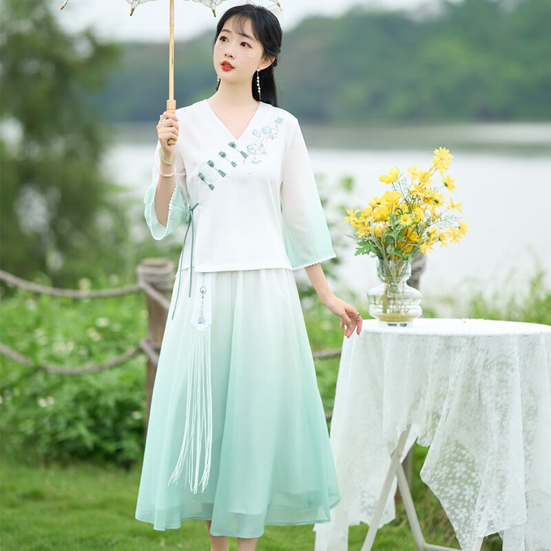 妖妮旗袍：经典与时尚的完美融合|京东旗袍历史售价查询网站
