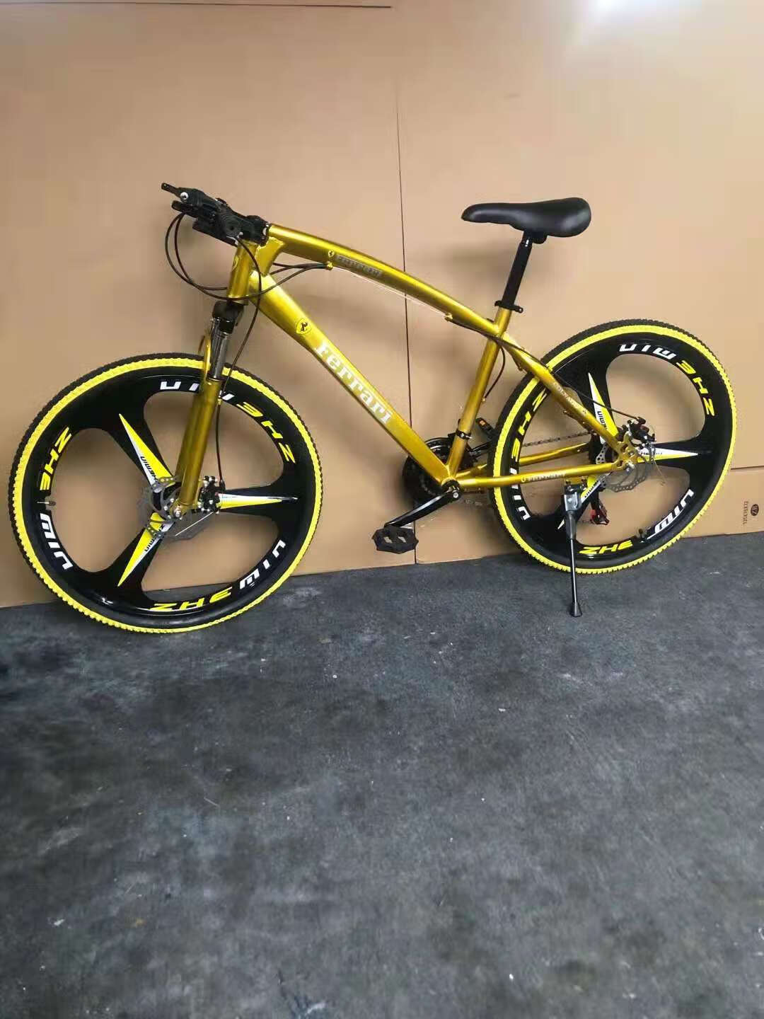 法拉利自行车 新款法拉利山地自行车26寸一体轮折叠变速学生车双减震