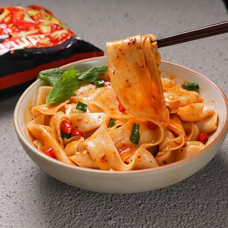 马老表红油面皮清真宽面干拌面皮懒人方便泡面学生夜宵麻辣酸辣味