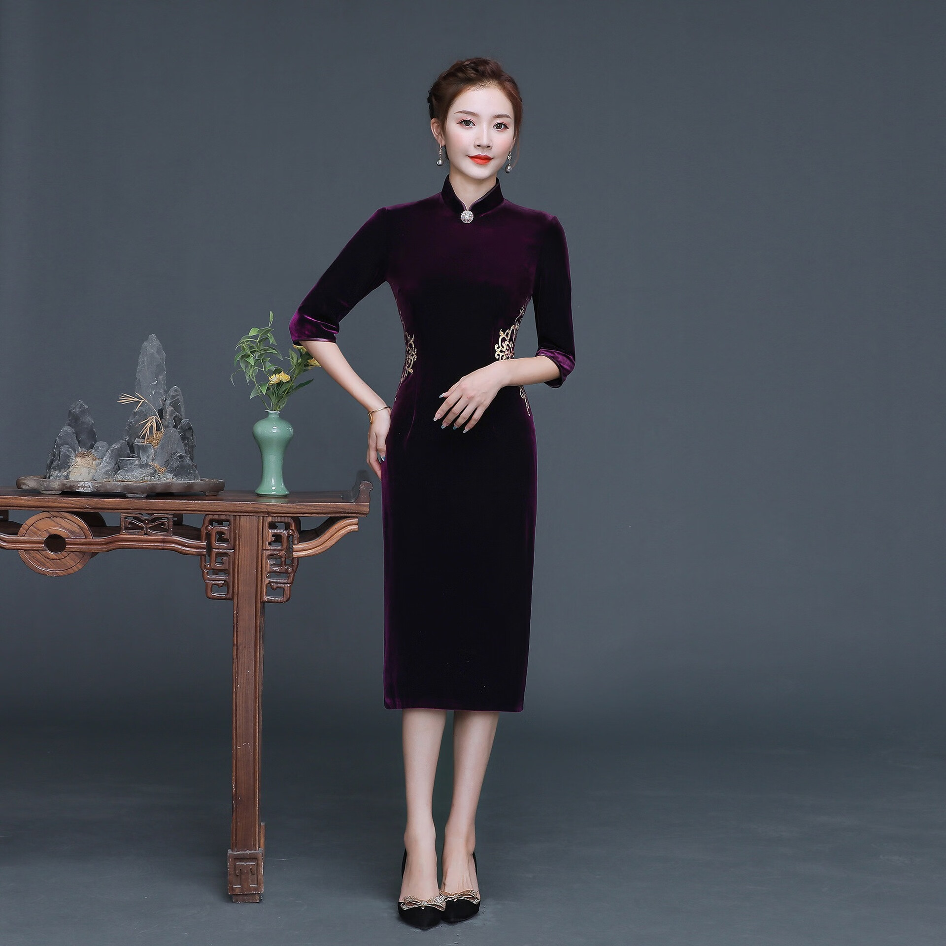 中长款中国风修身喜婆婆宴会时尚礼服绣花高档气质韩国绒旗袍 紫红色