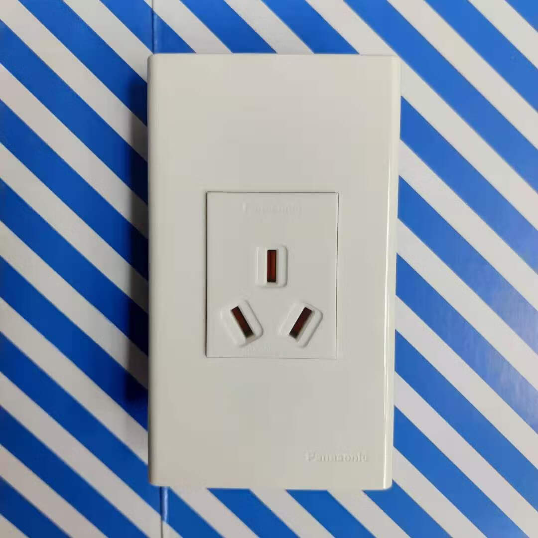 松下开关插座宏彩120型实拍大功率三眼16a暗装