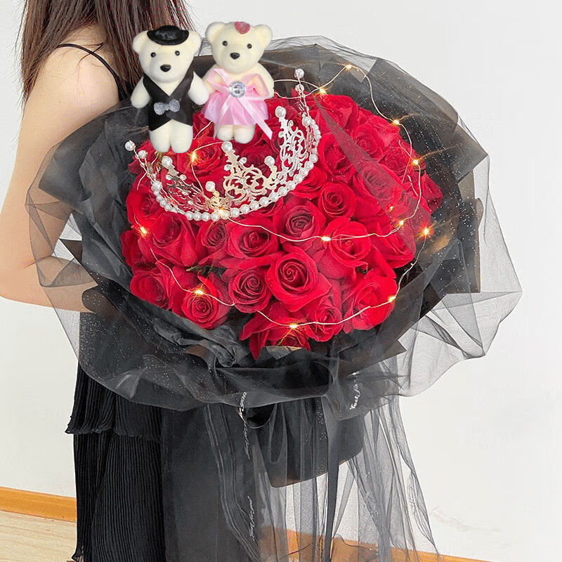 33朵红玫瑰花束加皇冠小夜灯