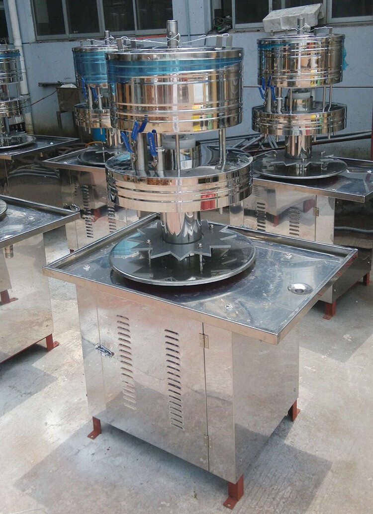 半自动液体灌装机定量分装设备白酒玻璃水罐装机矿泉水瓶装流水线 单