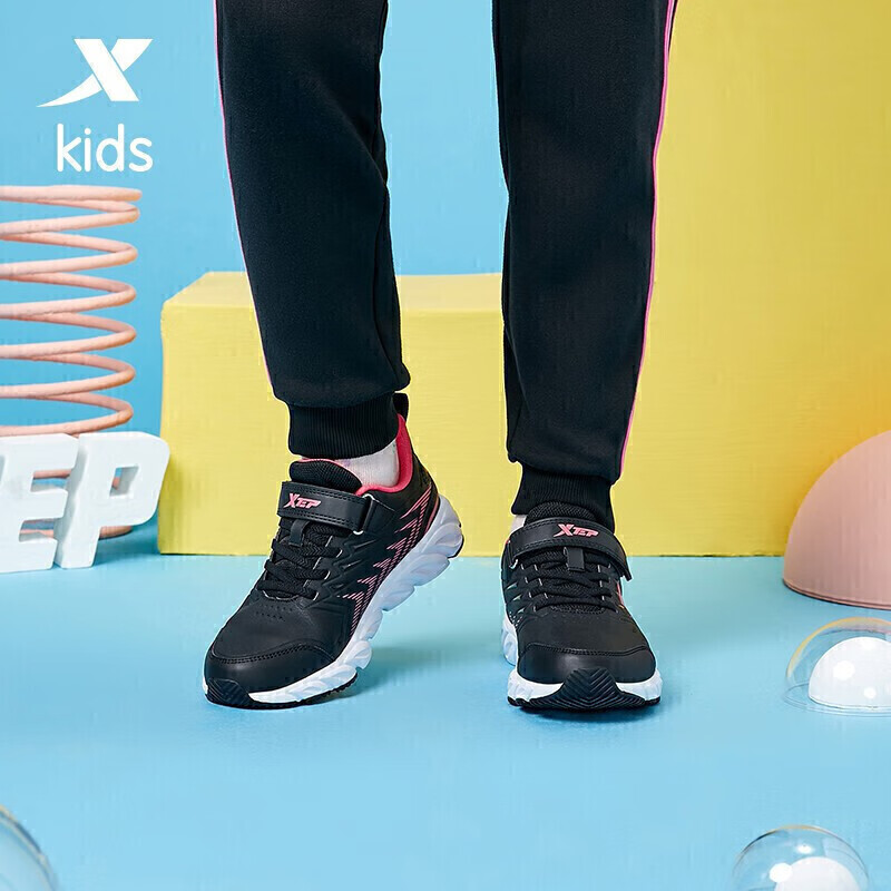 特步（XTEP）童鞋中大童跑鞋男女童时尚刀锋底运动鞋 680416119888 黑粉红 36码
