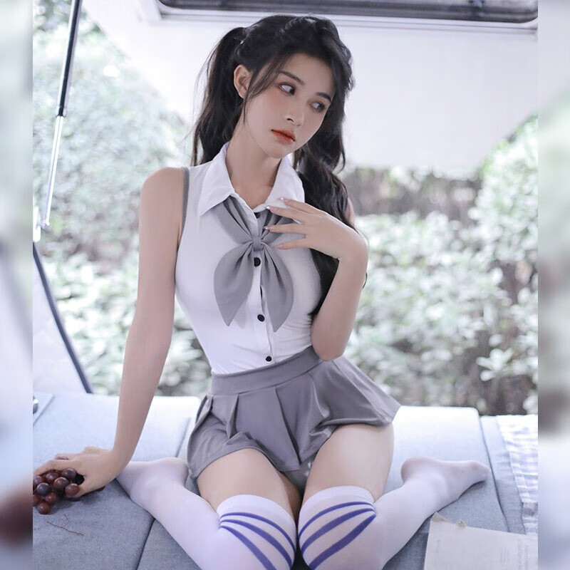 美女连体衣jk图片