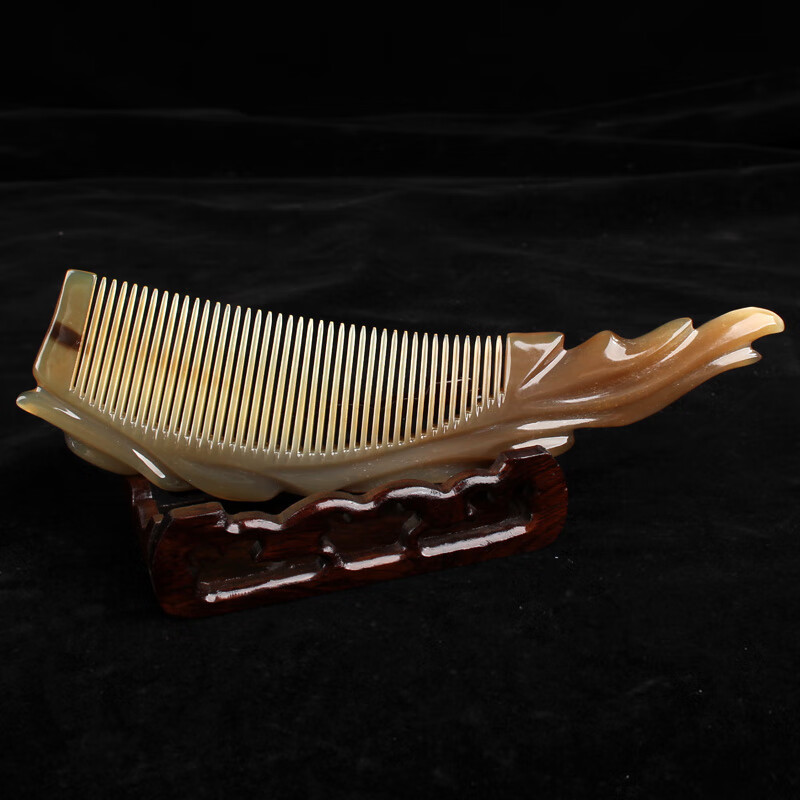壮姑娘天然白水牛角梳子精美手工雕花 一个牛角只做一把梳子 白水角