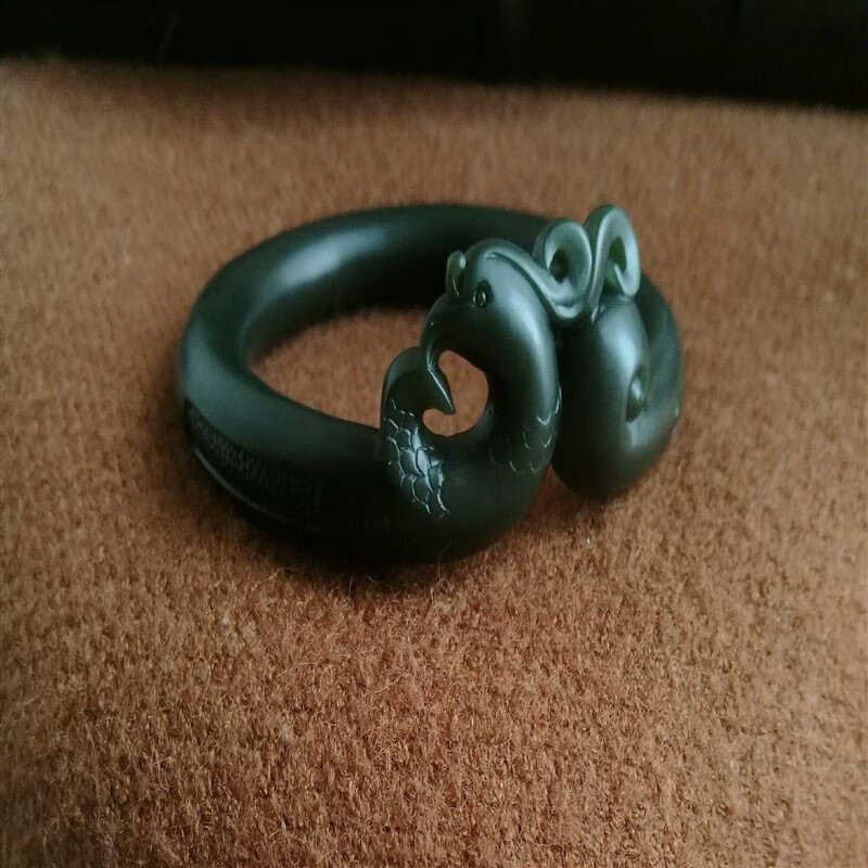 侯爷新款时尚气质一物一图小确幸和田玉黑青玉凤凰圆条手镯定制