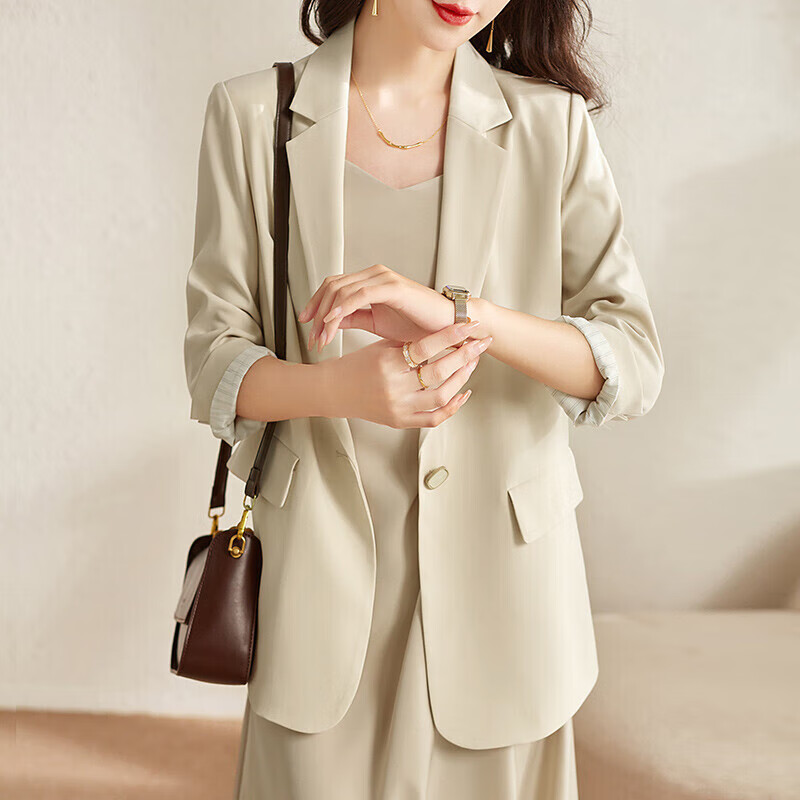 尚都比拉春秋女士休闲西服小个子职业通勤正装小西装外套女 浅杏色 M 怎么样,好用不?