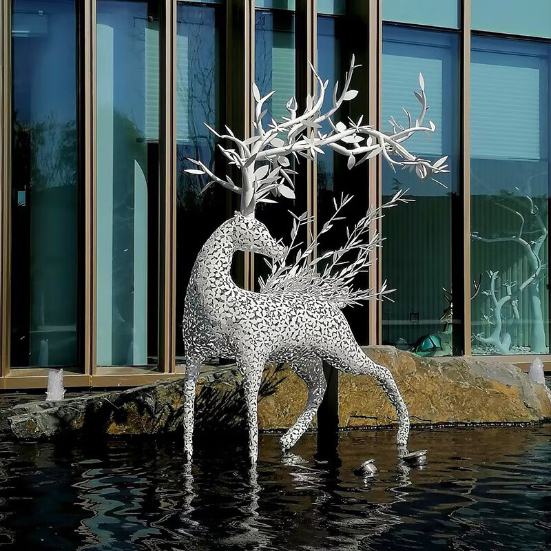 鹿雕塑镂空几何块面公园绿地编织户外动物金属发光镜面摆 鹿雕塑1