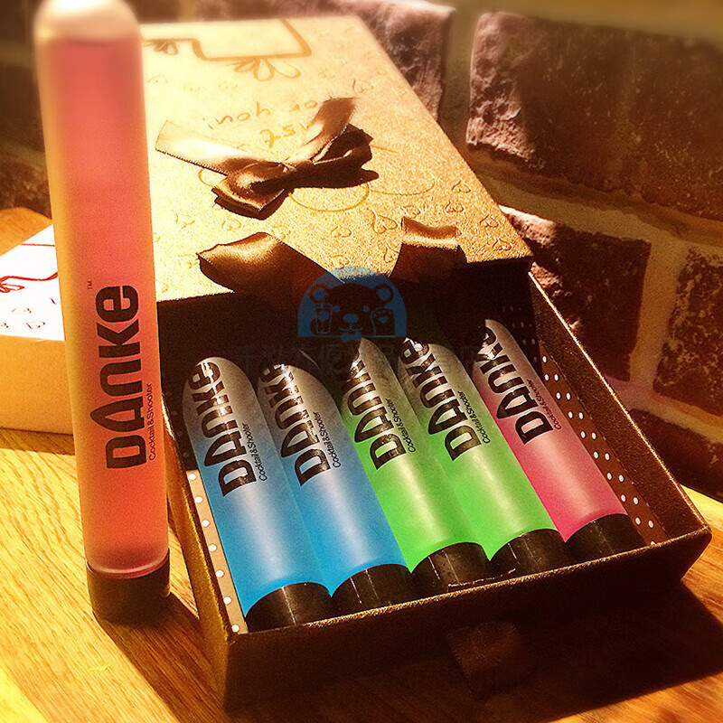 俏滋郎 danke弹壳鸡尾酒预调酒 一支45ml一盒6支礼盒装蓝莓黑加仑洋酒