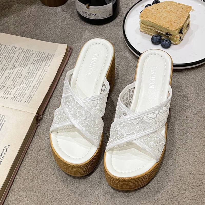 鞋婚纱神器女款2024新娘婚纱一脚蹬松糕鞋厚底女增高小白凉鞋 白色 35