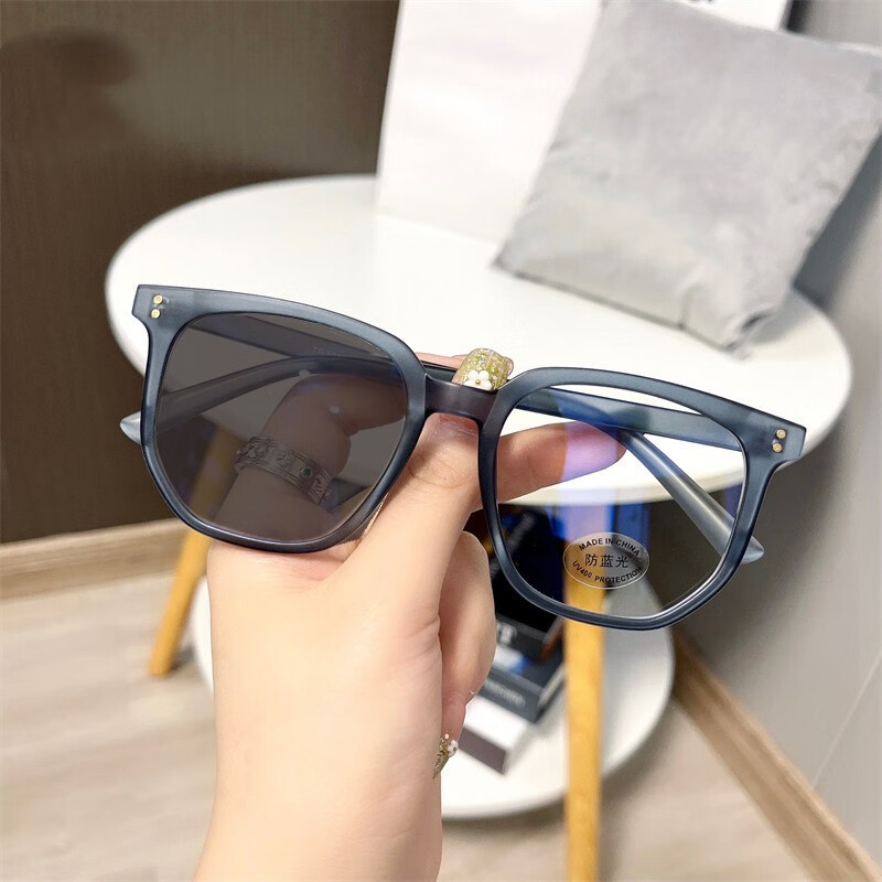 Erilles۾ŮŮʱ԰۾ ɰɫ 156ɫþƬ 69Ԫ