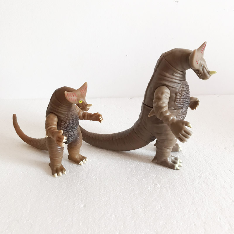 万代(bandai)奥特曼 玩具 软胶怪兽 电子哥莫拉 可动变形闪光玩偶银河