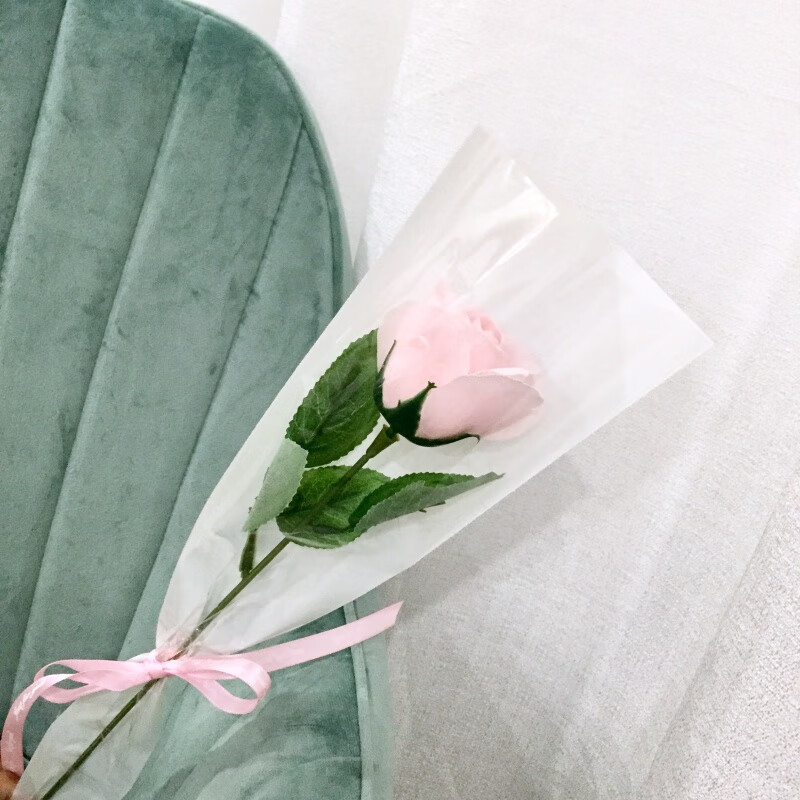 康乃馨假花 单支玫瑰康乃馨香皂花七夕教师母亲节地推