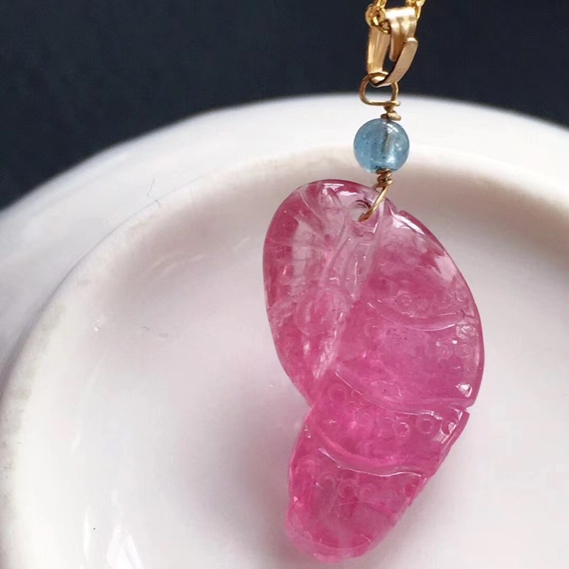 君政收藏宽老料红碧玺吊坠 水润油亮  晶莹剔透 色彩浓郁上身高端大气